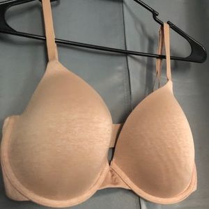 Victoria’s Secret uplift semi Demi bra